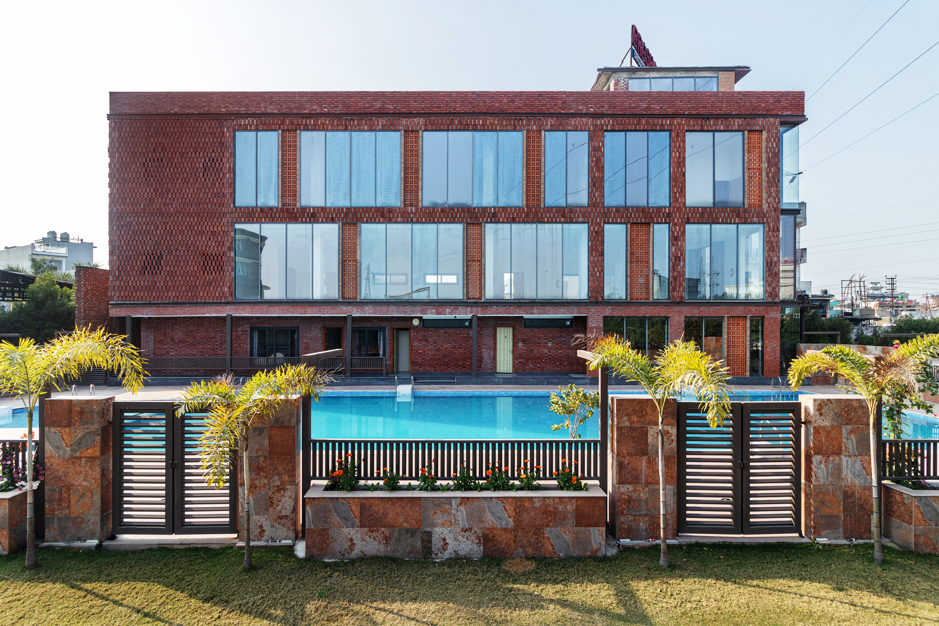 Prashanti Banquet & Health Club by Digvijay Rajdev Architects