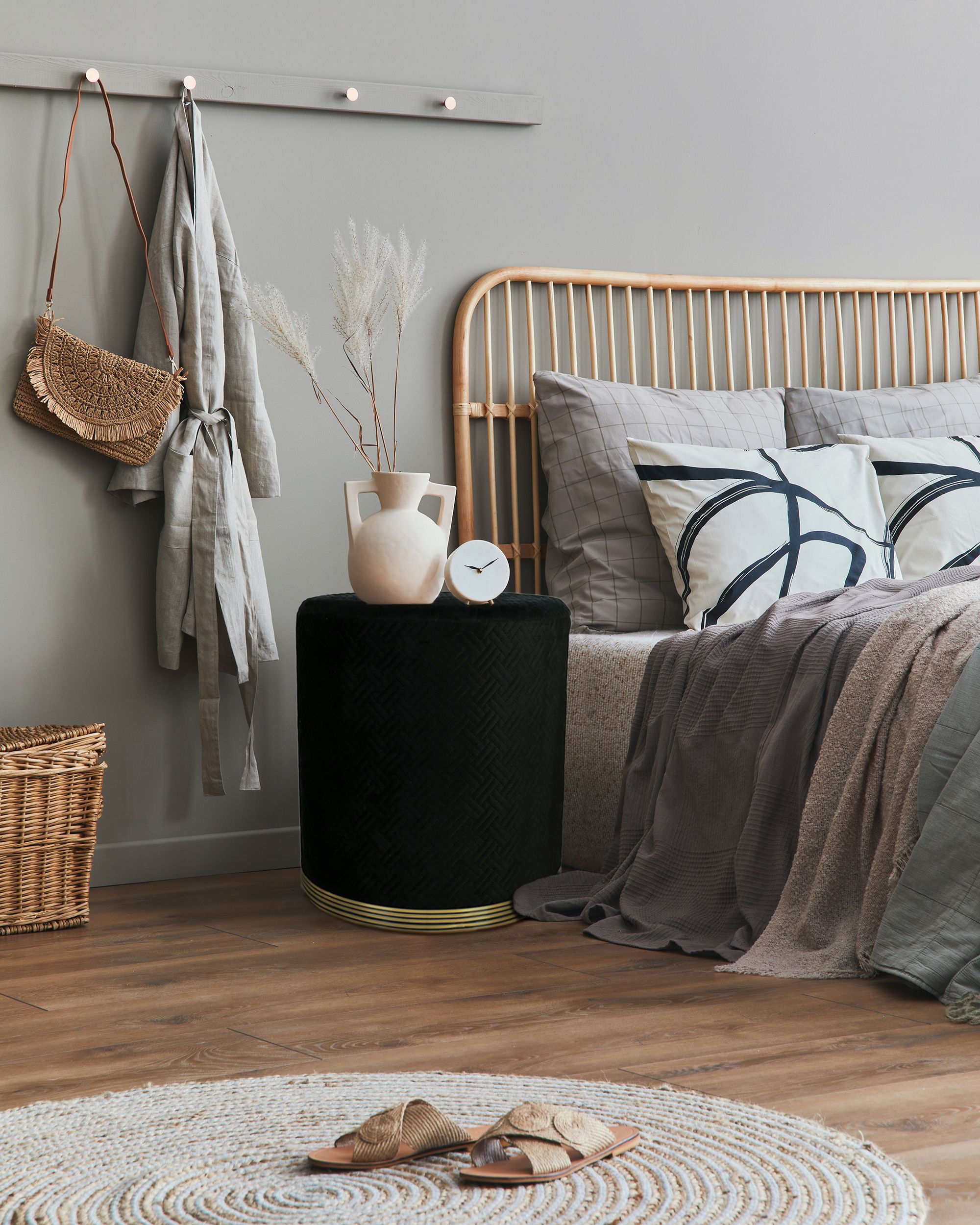 Red White Strip Wooden Pouf