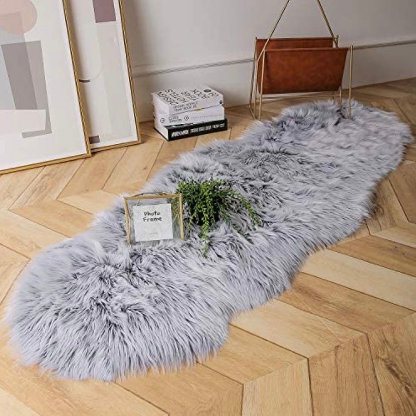 Faux Fur Runner Olive