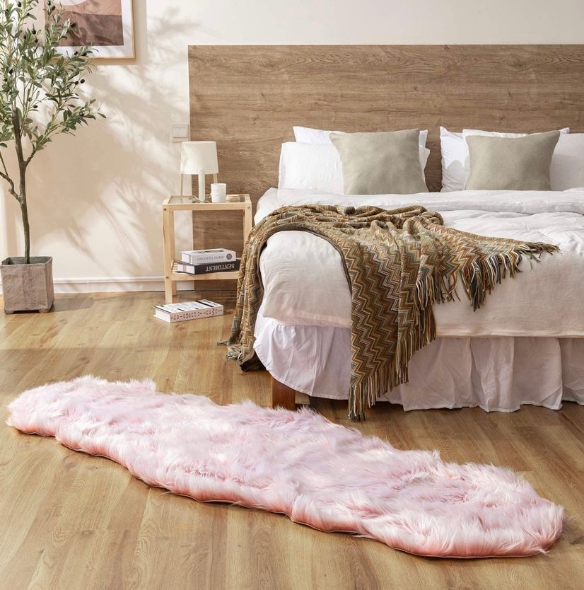 Faux Fur Runner Pink