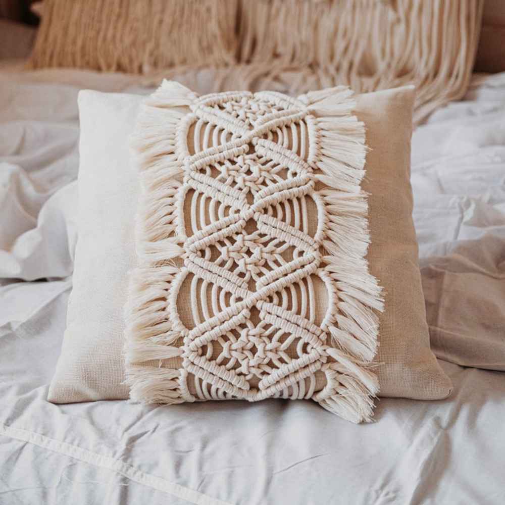 Kaahira Macrame Poufee