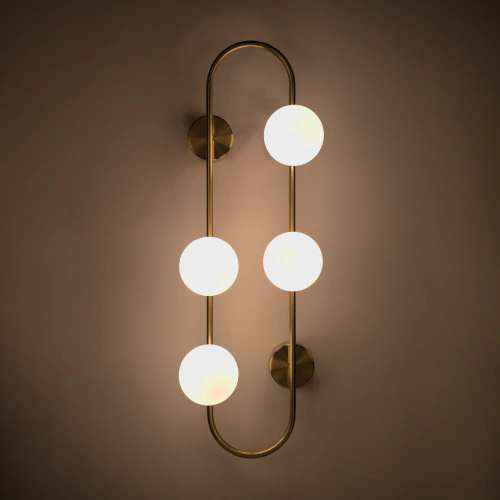 Mond Wall Light