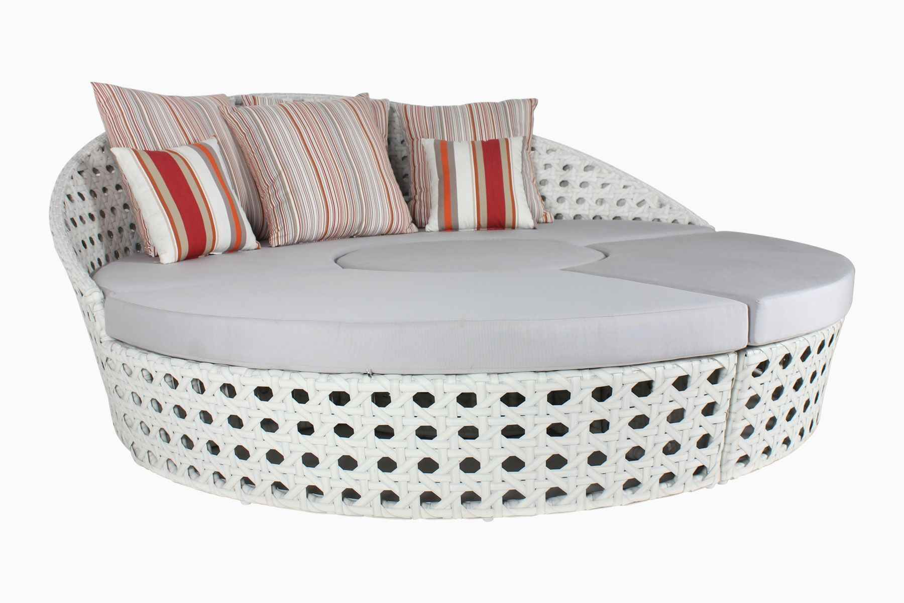 Gnes Patio Daybed
