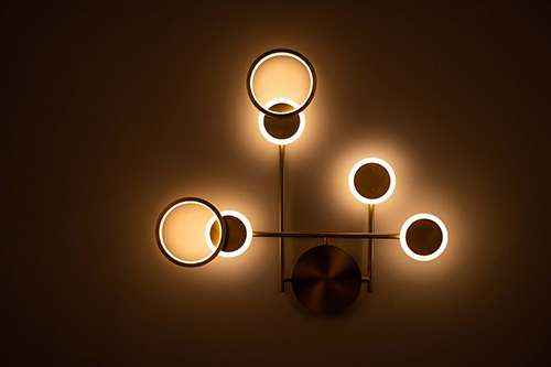 Amata Wall Light