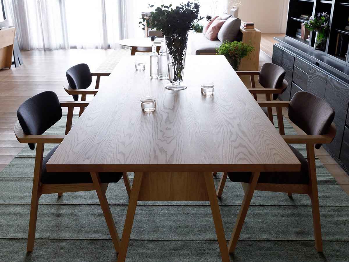 Sulit – Dining Table