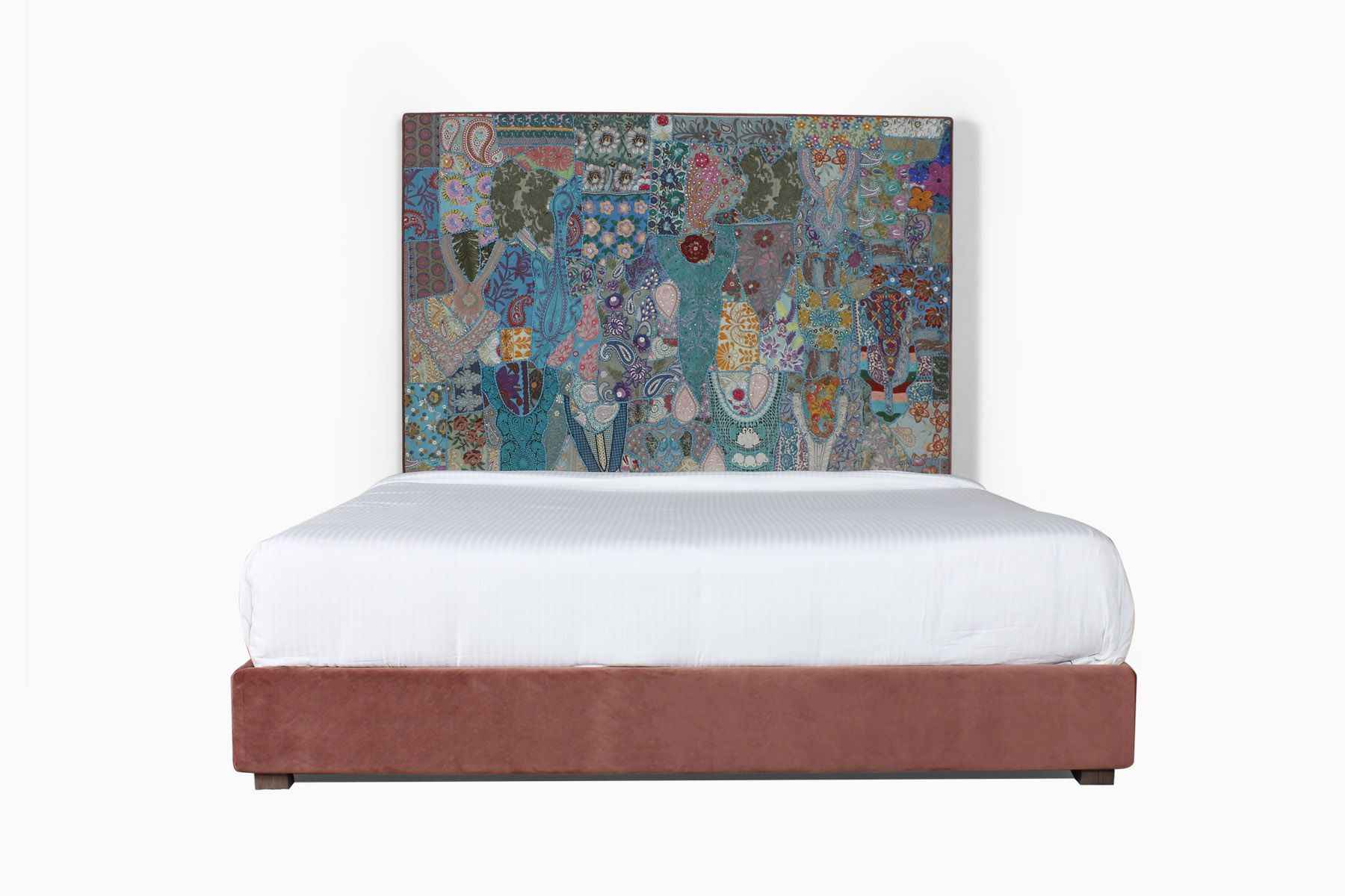 LORENCE CANE BED