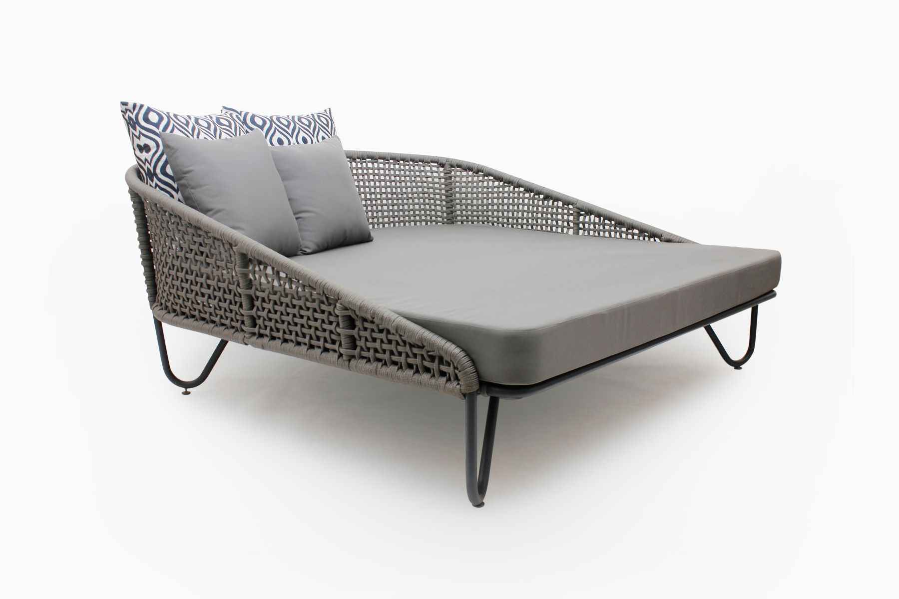 Gnes Patio Daybed