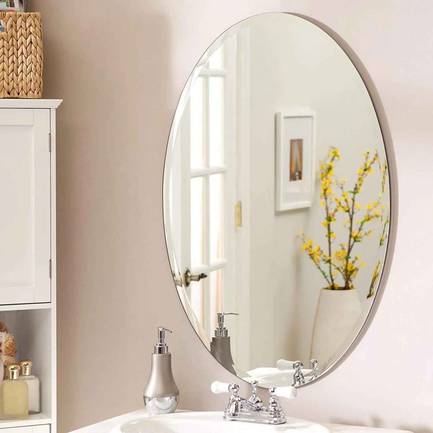 Curved Washroom Mirror for Wash Basin