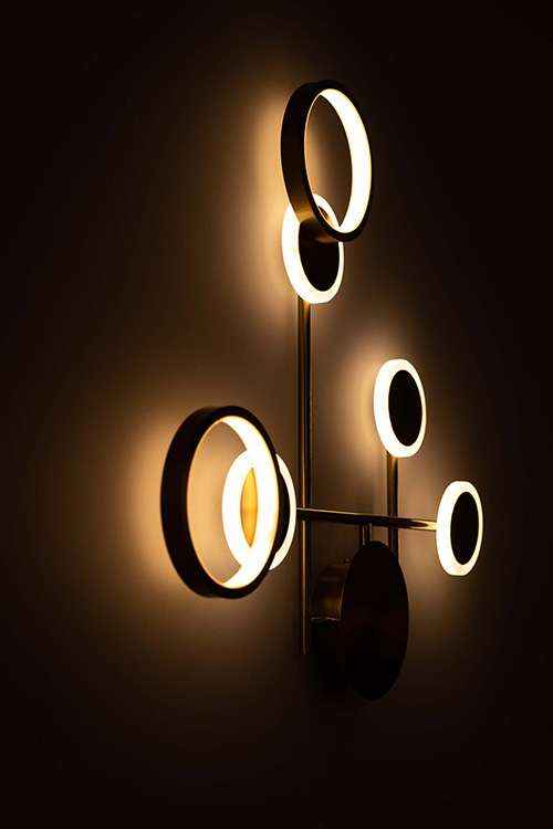 Amata Wall Light