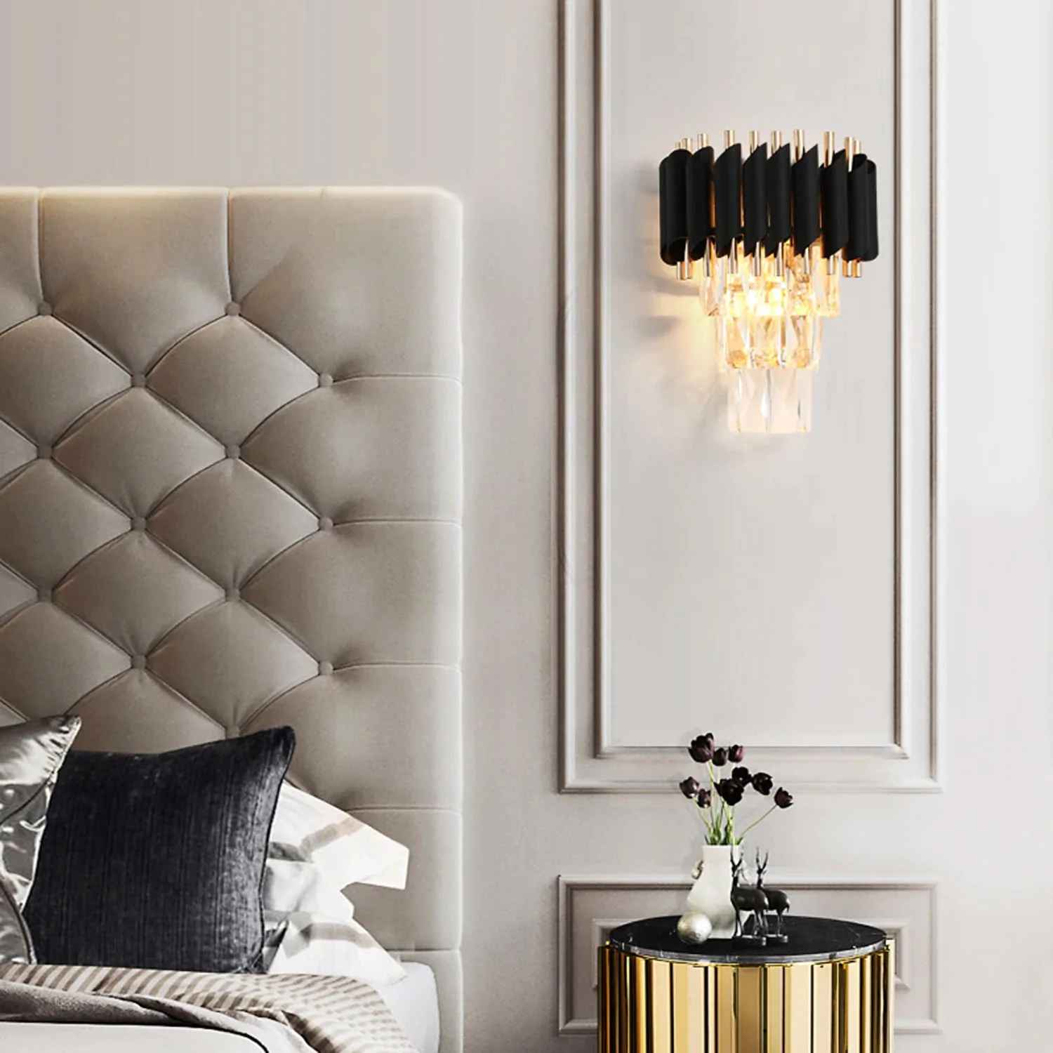 Black Mamba Wall Light