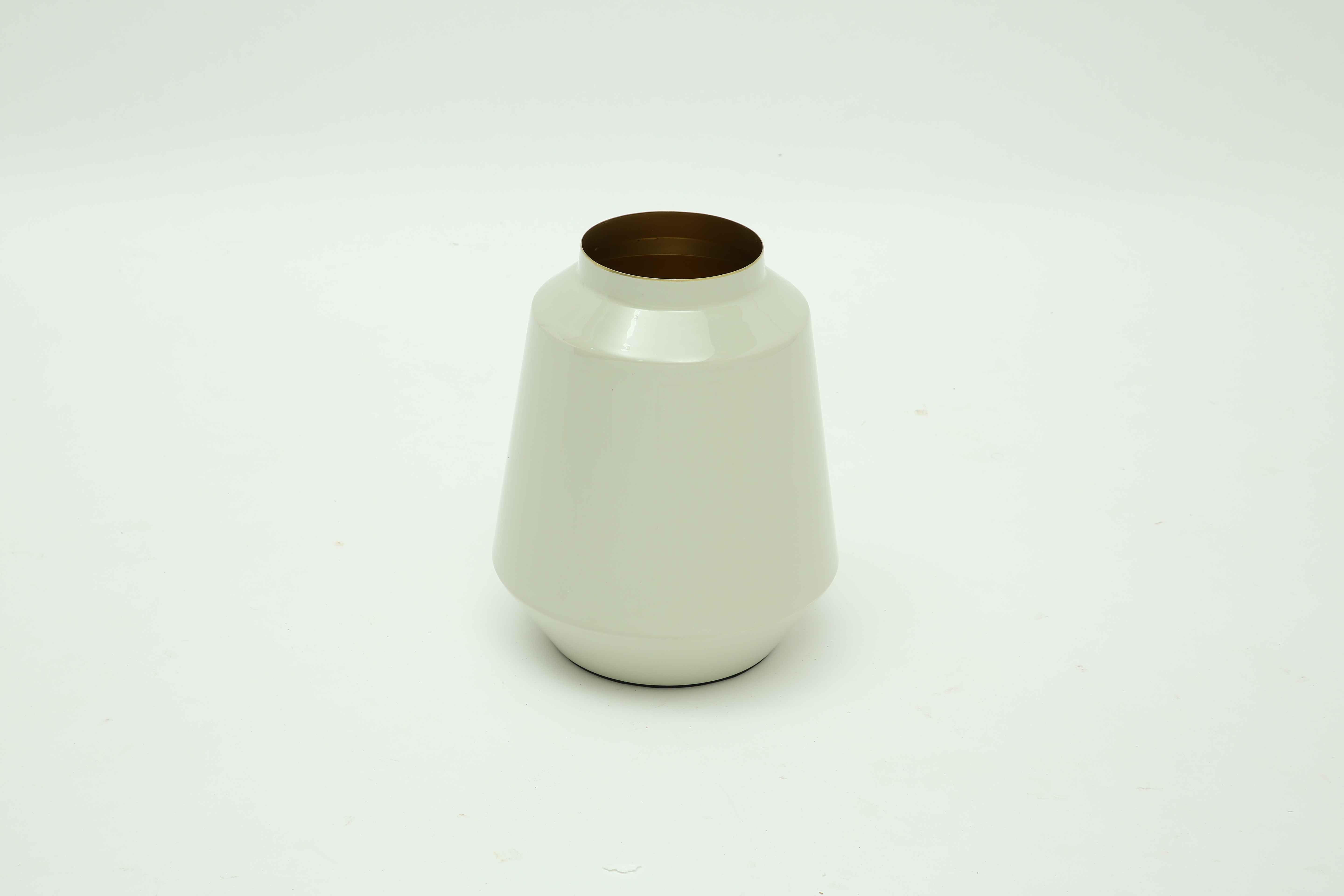 White flower vase