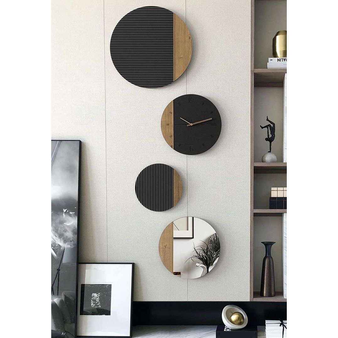 Splendid Wall Clock