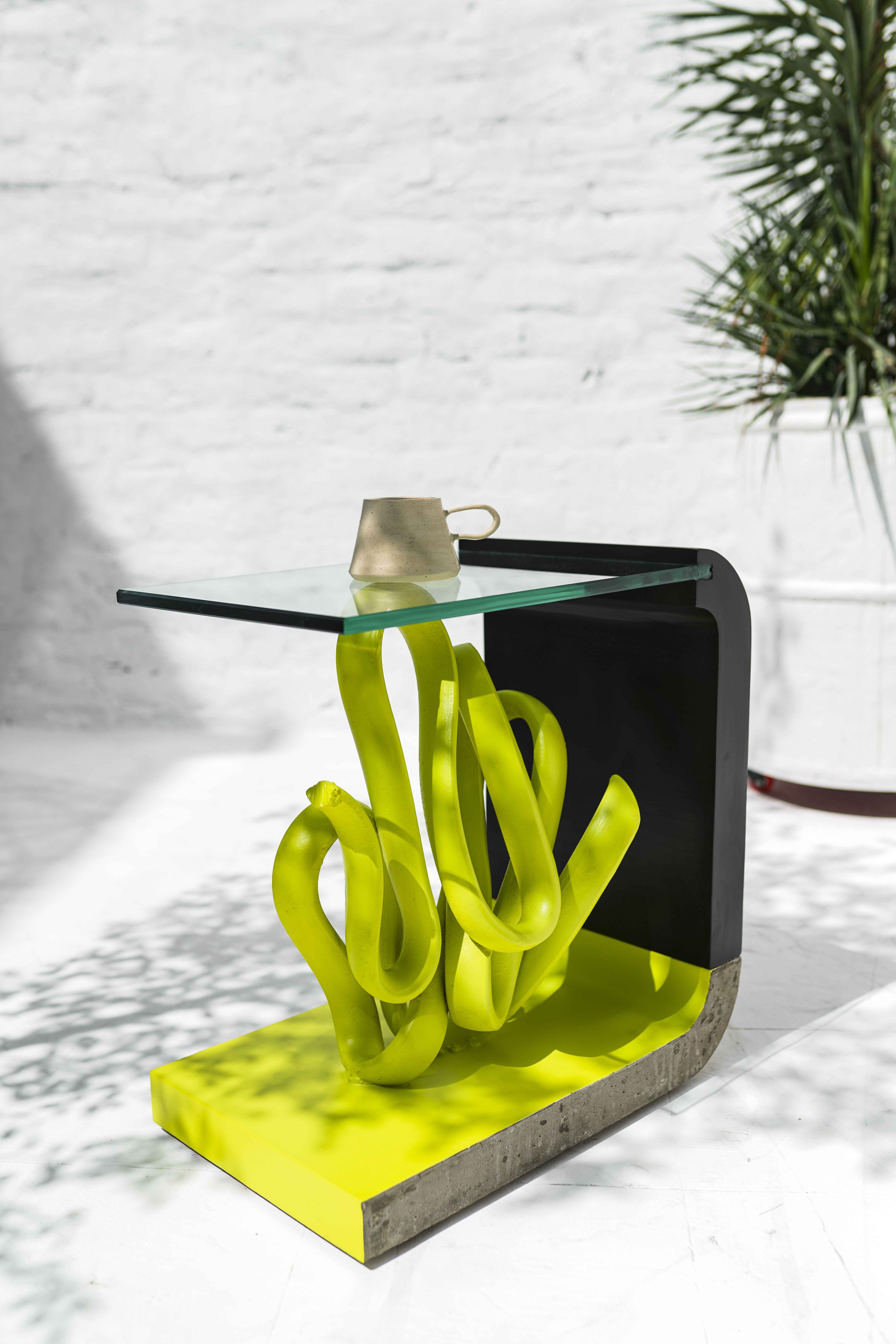 Canti Table