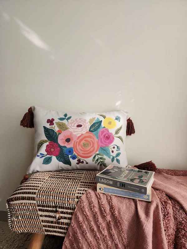 Zenia Illustrated Pillow