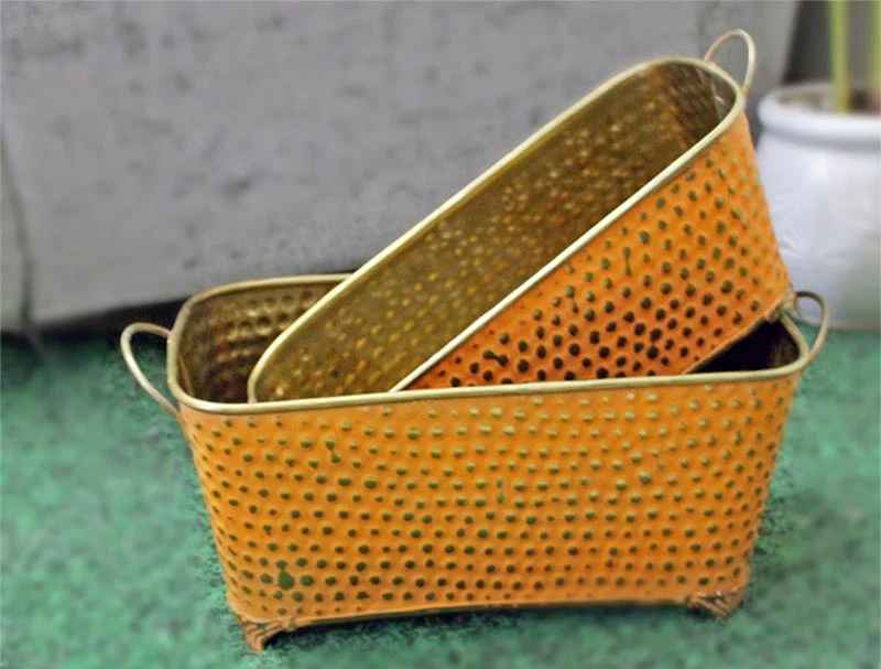 Premium Oval Dotted Pot