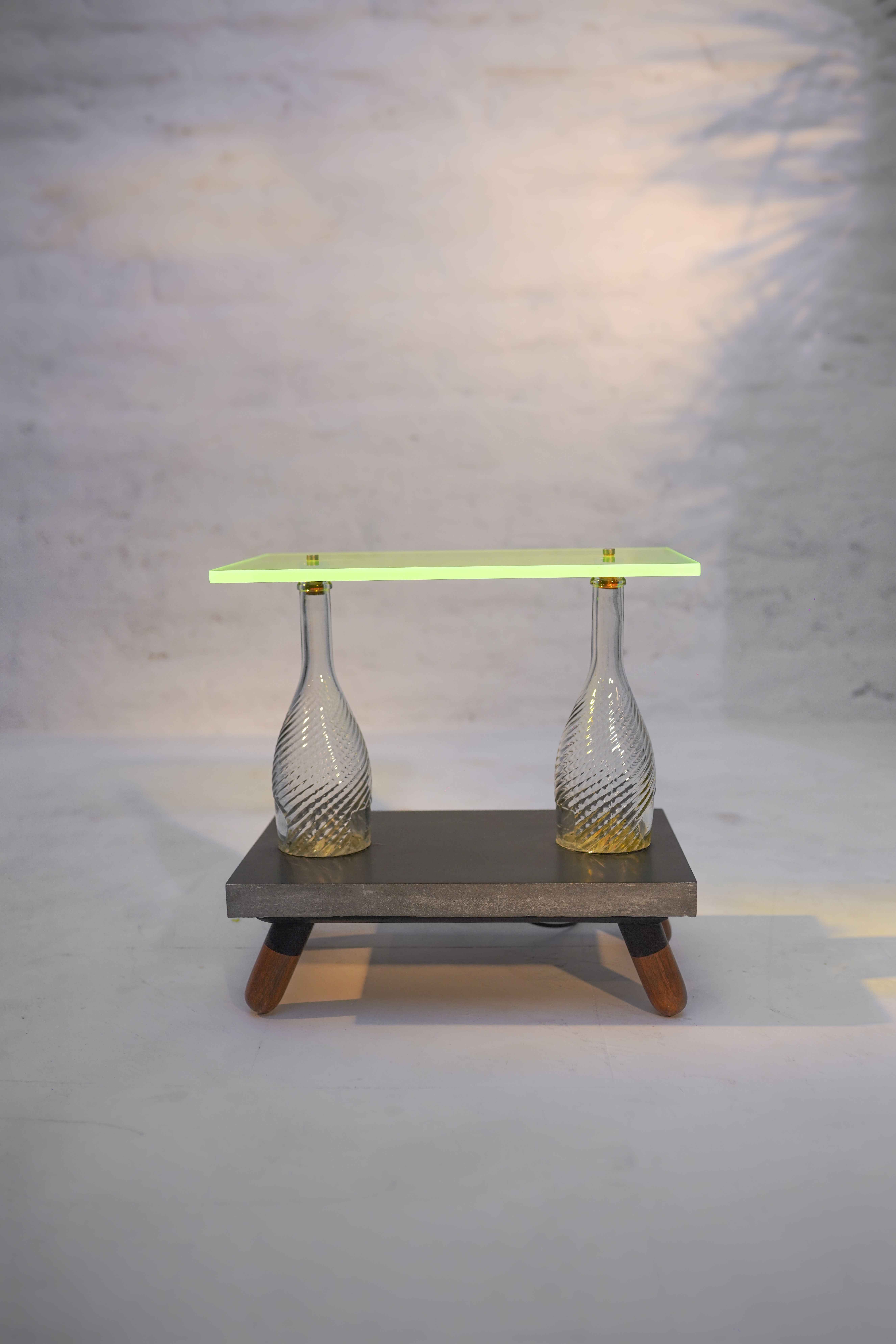 Canti Table