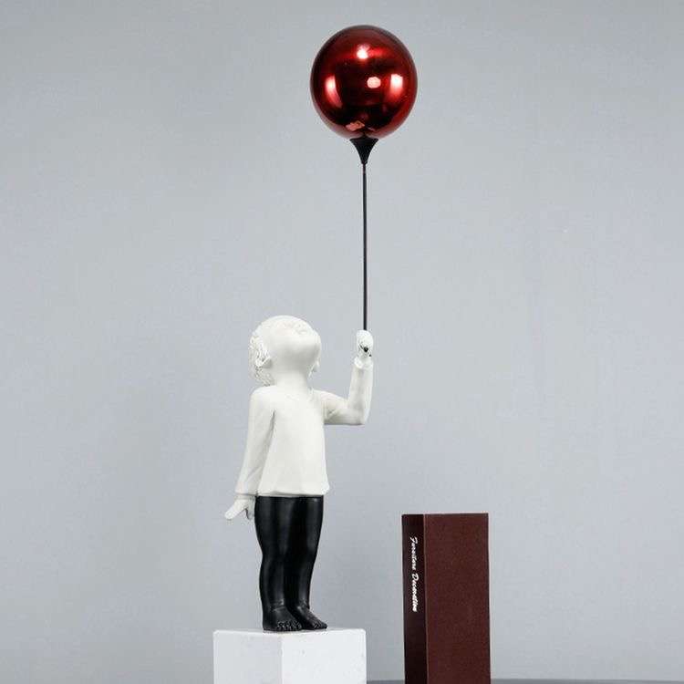 Child With Balloon Figurune