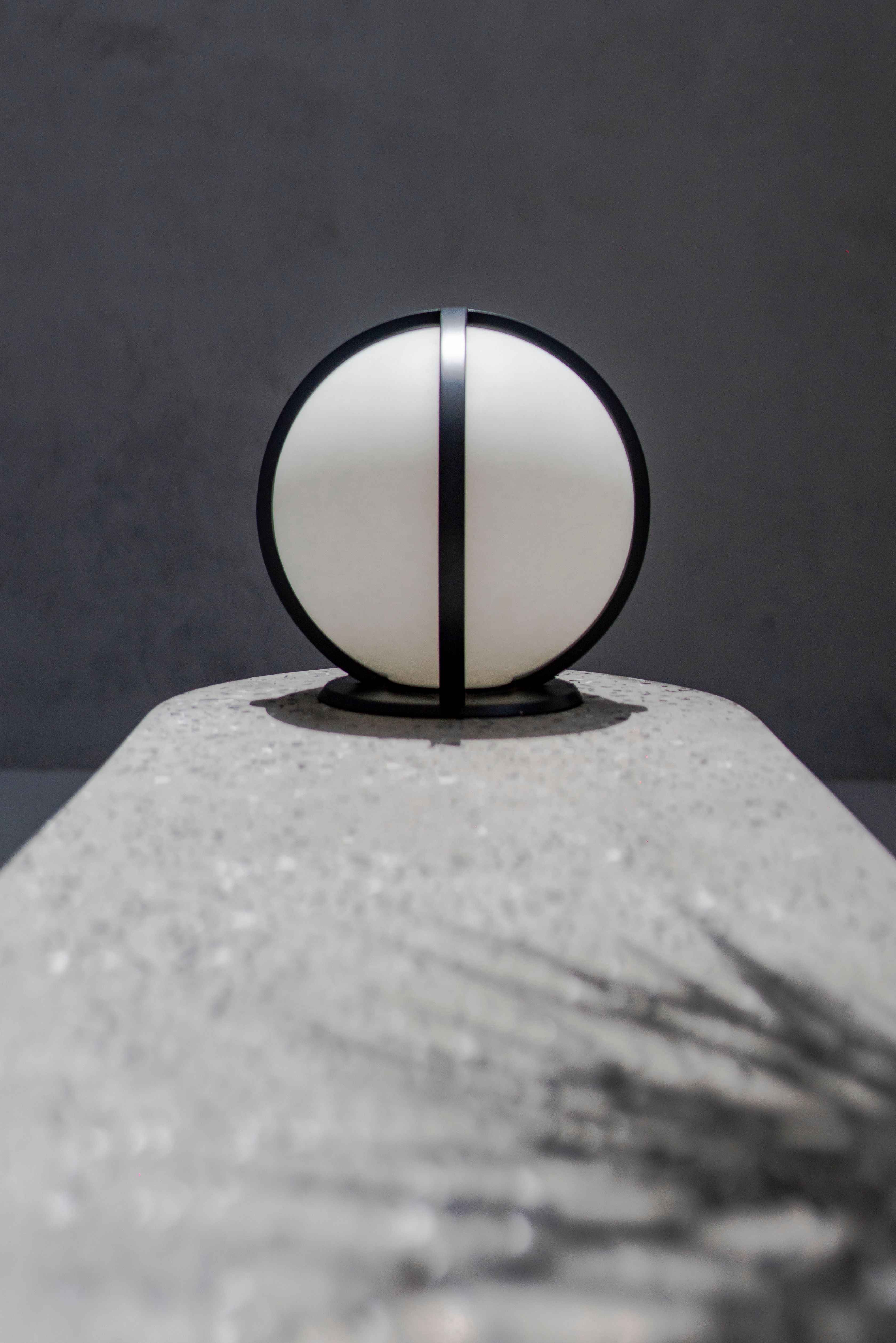 Canti Table