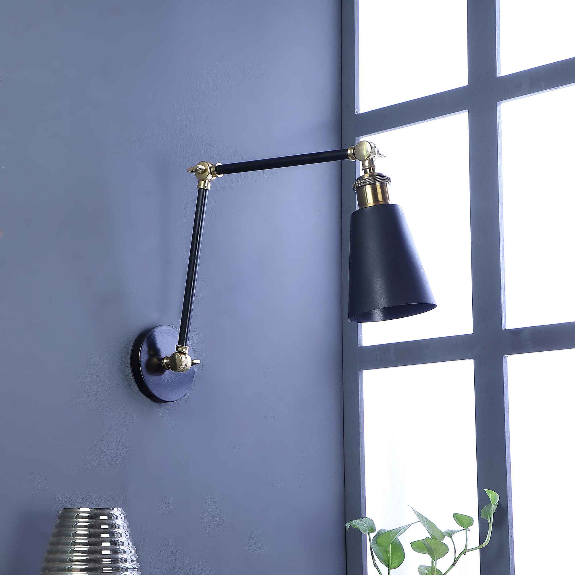 Morden Metal Wall Light