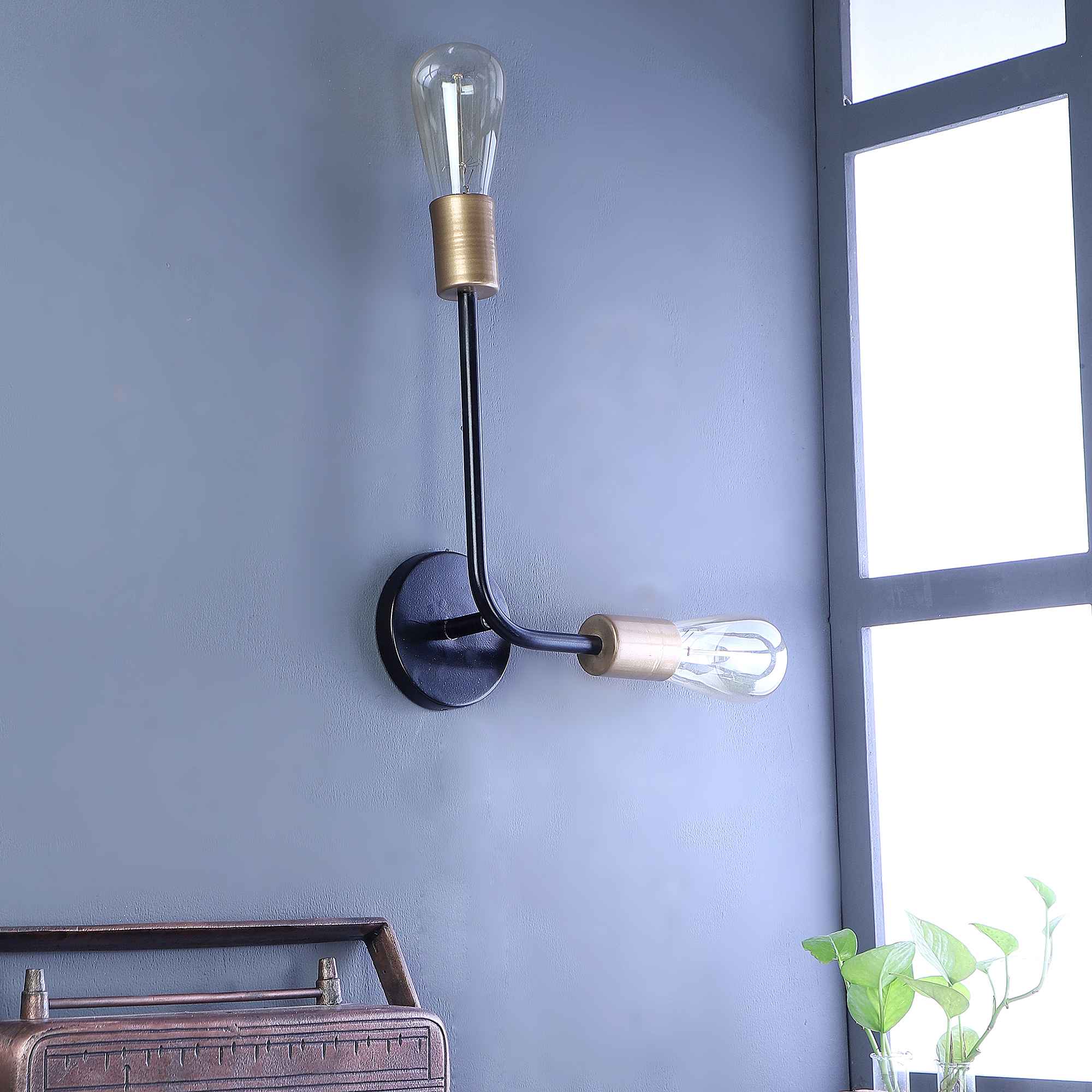 Kelda Black Metal Wall Light