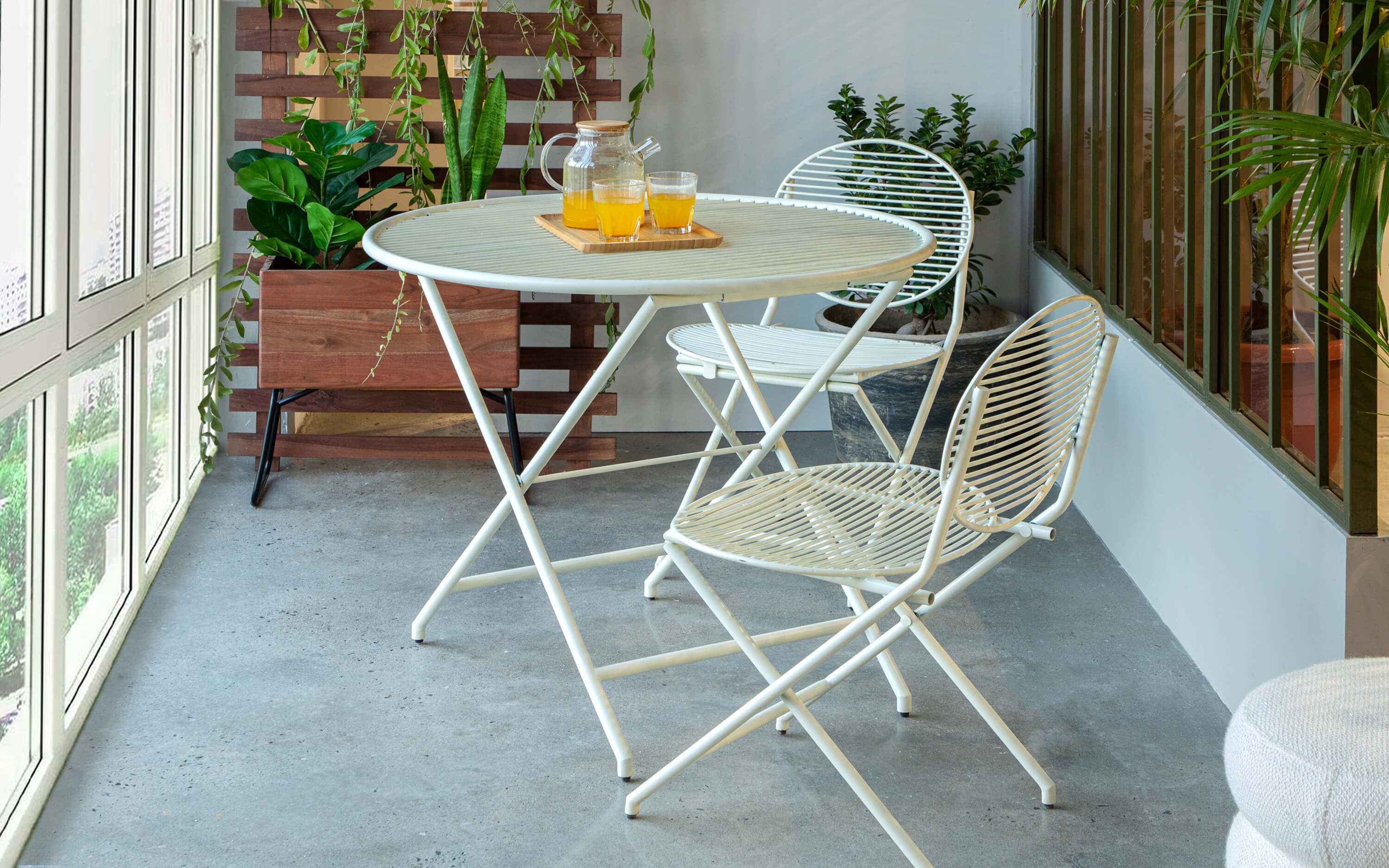 Patio Off White Table Set With 2 Chairs