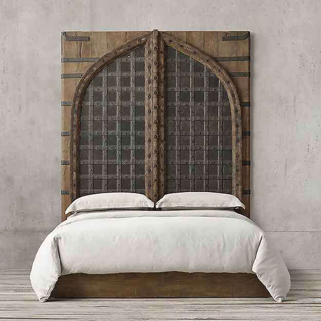 The Serai Vintage Style Filigree Day Bed