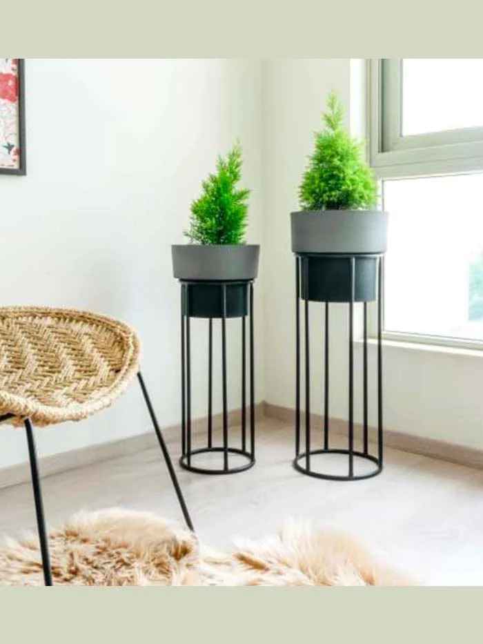 Michigan Grey-Black Metal Planter