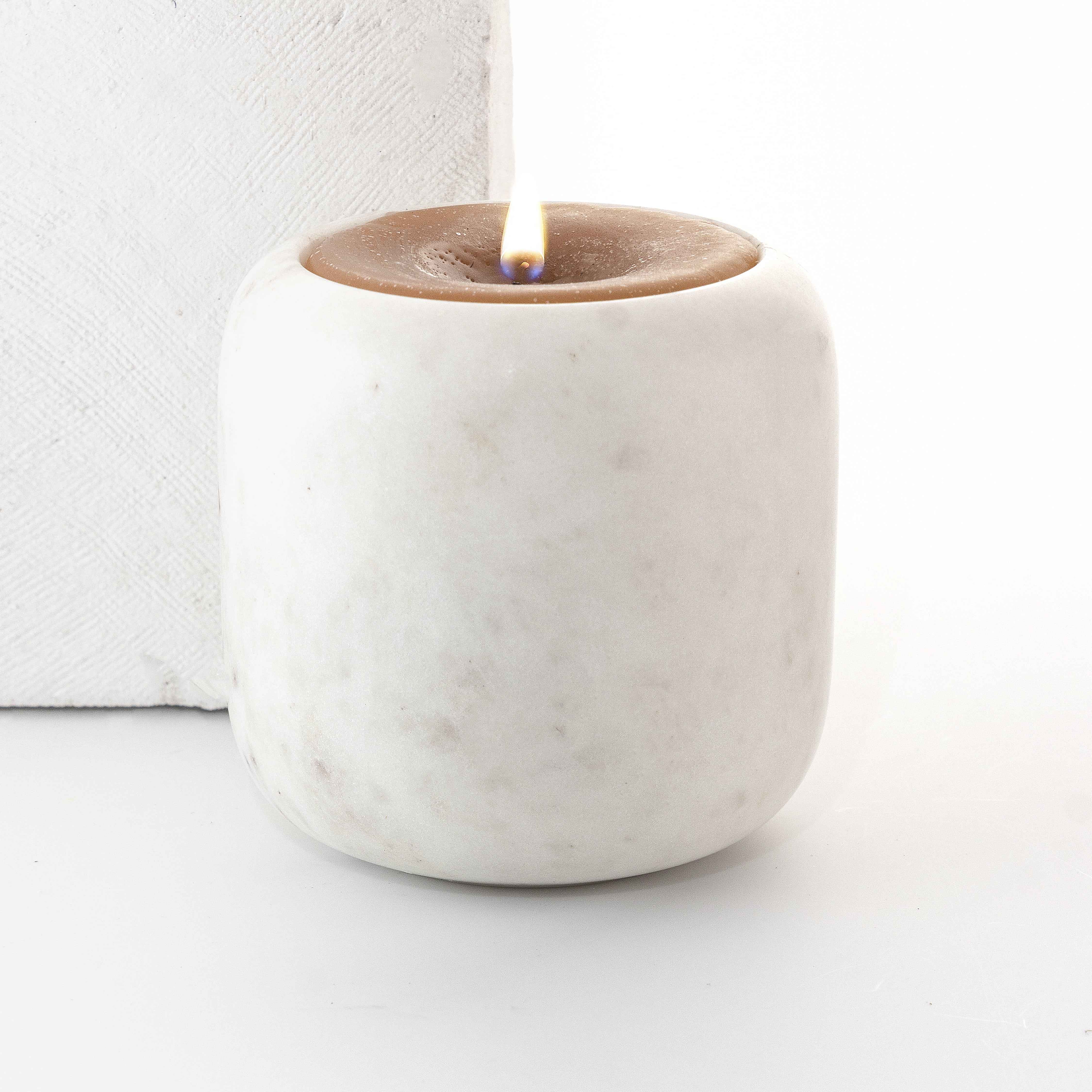 Aromatic Carrara Candle