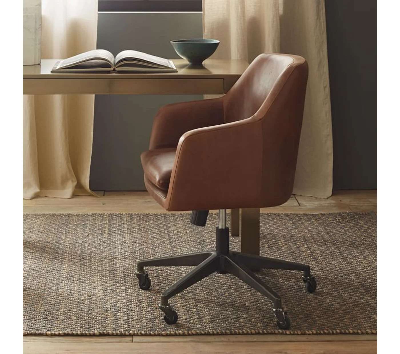 Daisy Swivel Chair