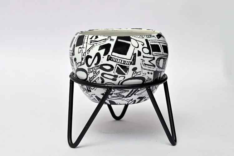 Alphabet Metal Planter with Standand plastic liner pot