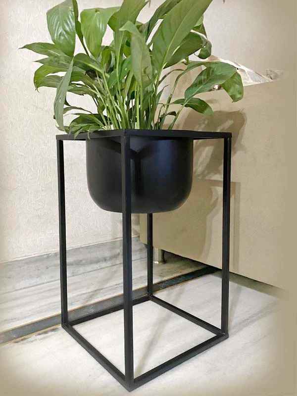 Ohio All Black Metal Planter