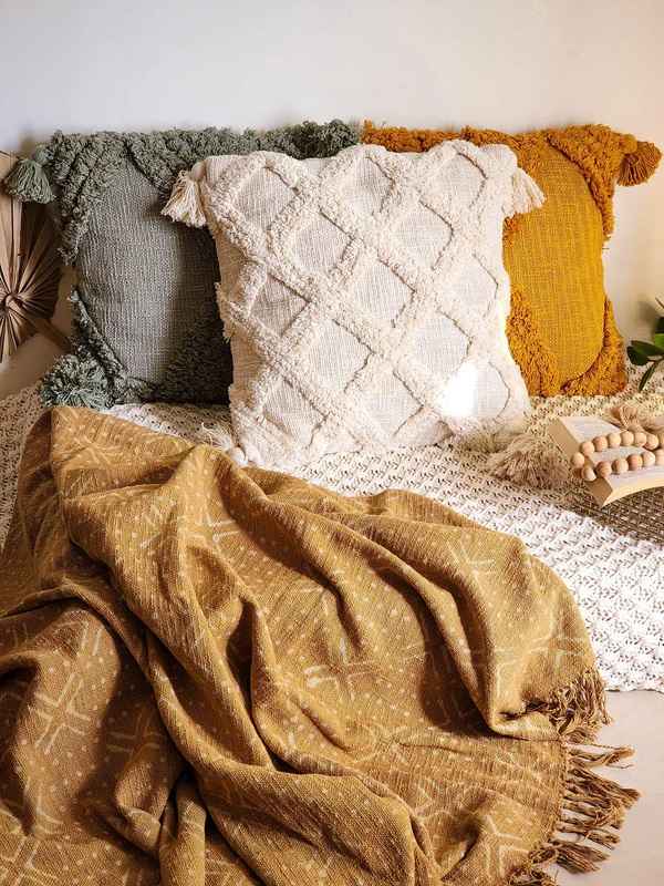 Paula Woven Throw