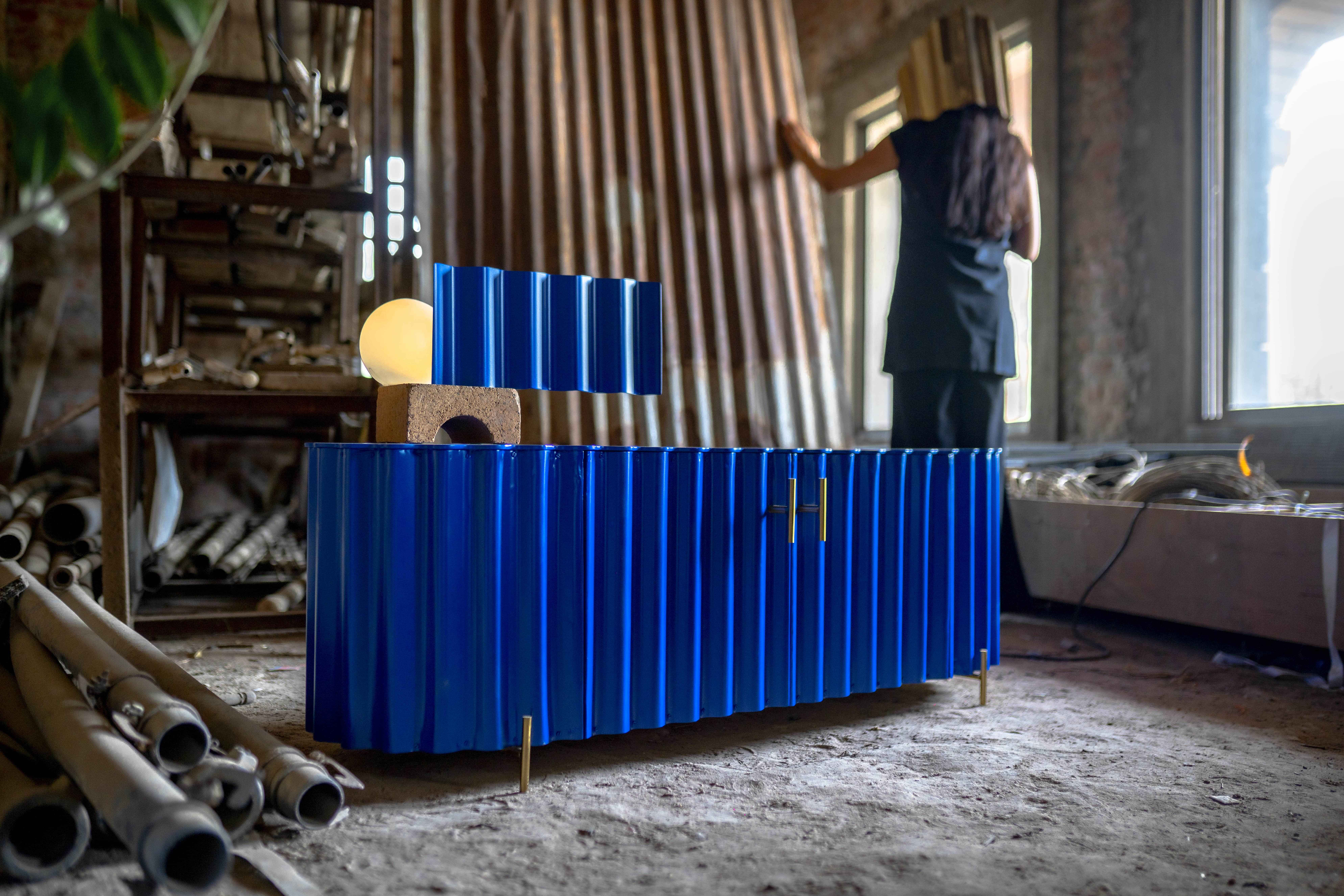 Canti Table