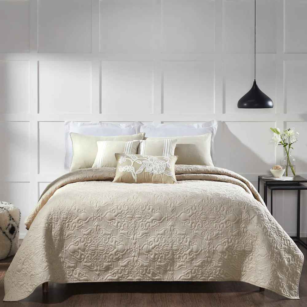 Lionfish Embroidered Bedding Set