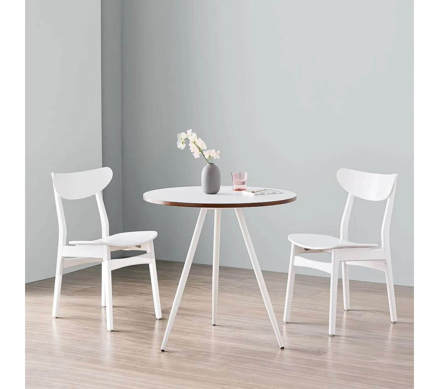 En Bistro Table – White Laminate
