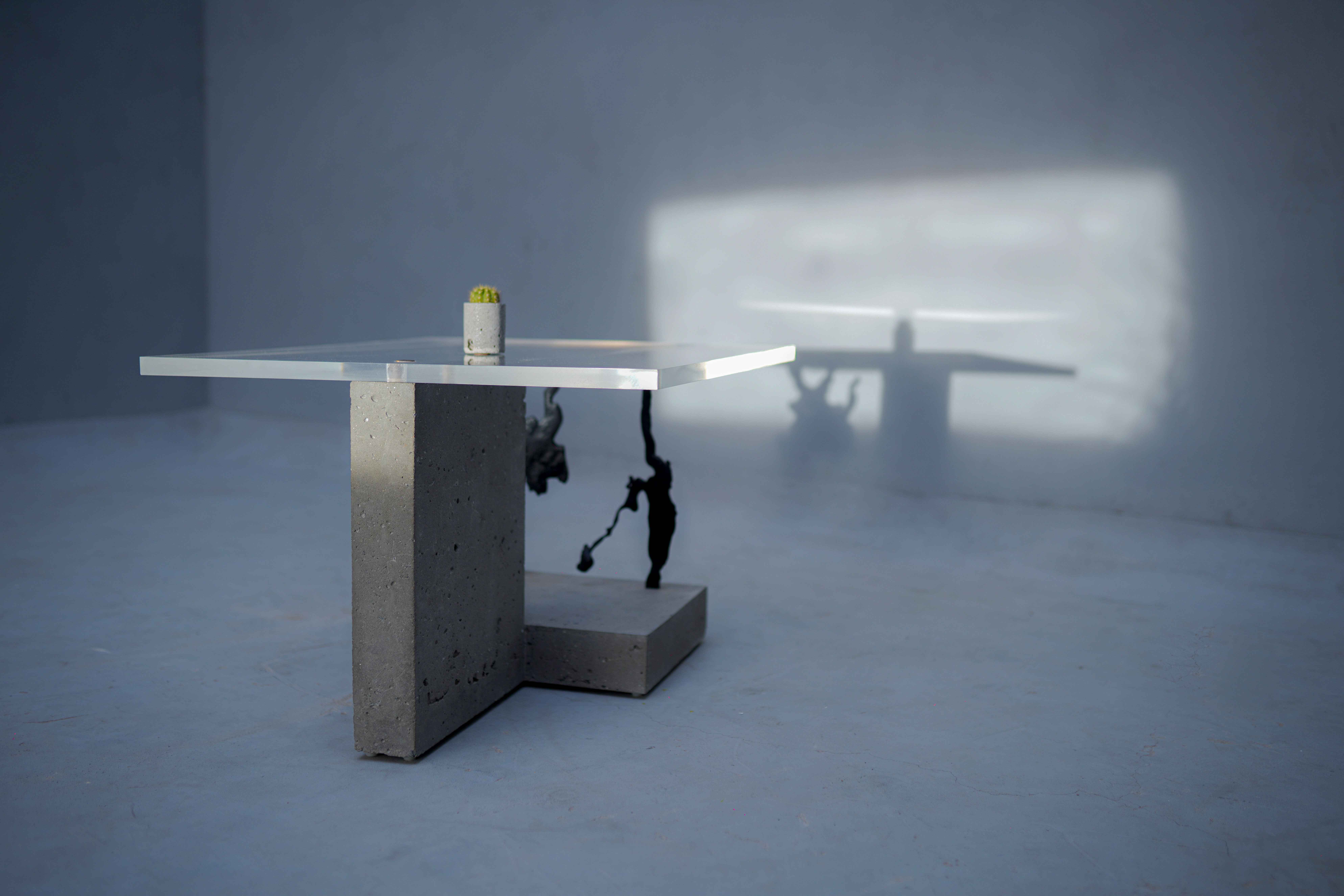 Canti Table