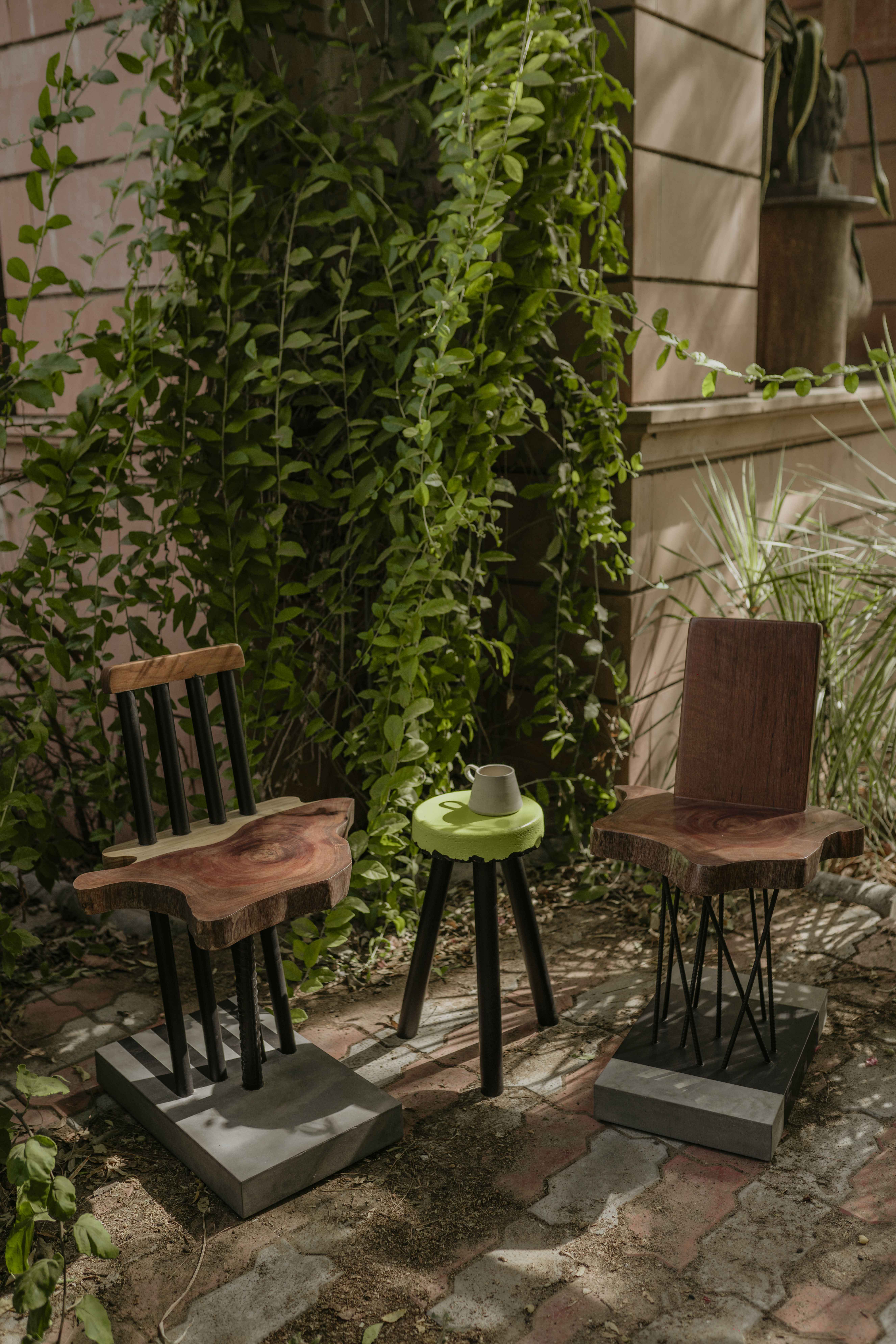 Canti Table