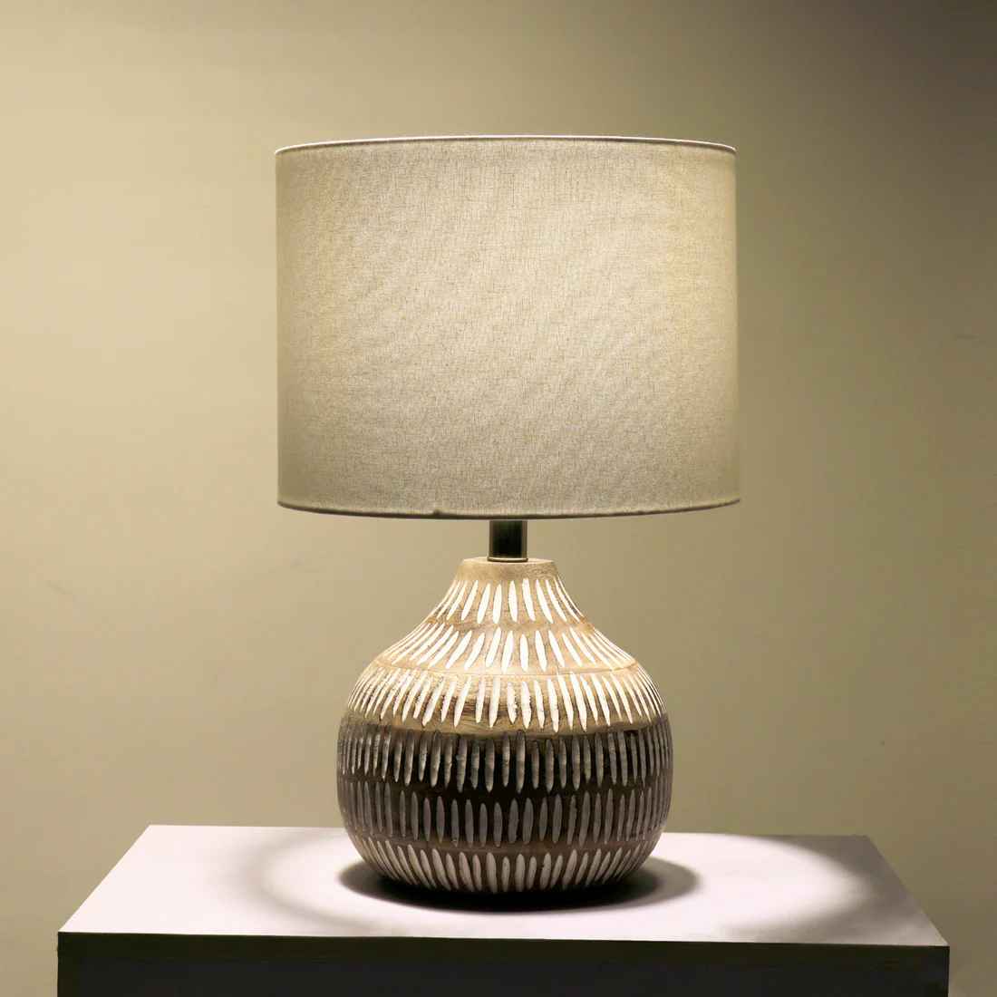 Naybu Round Table Lamp