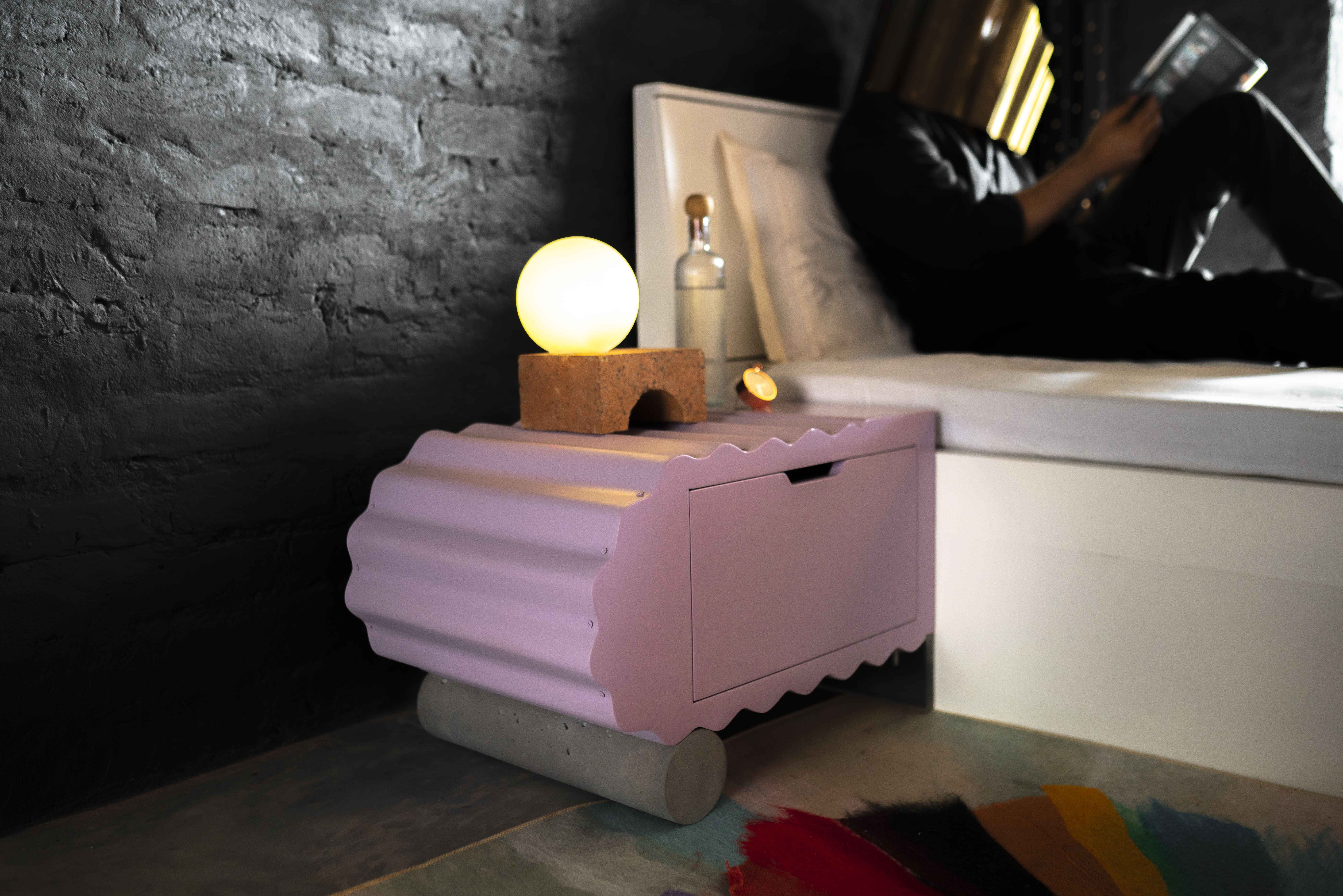 Canti Table