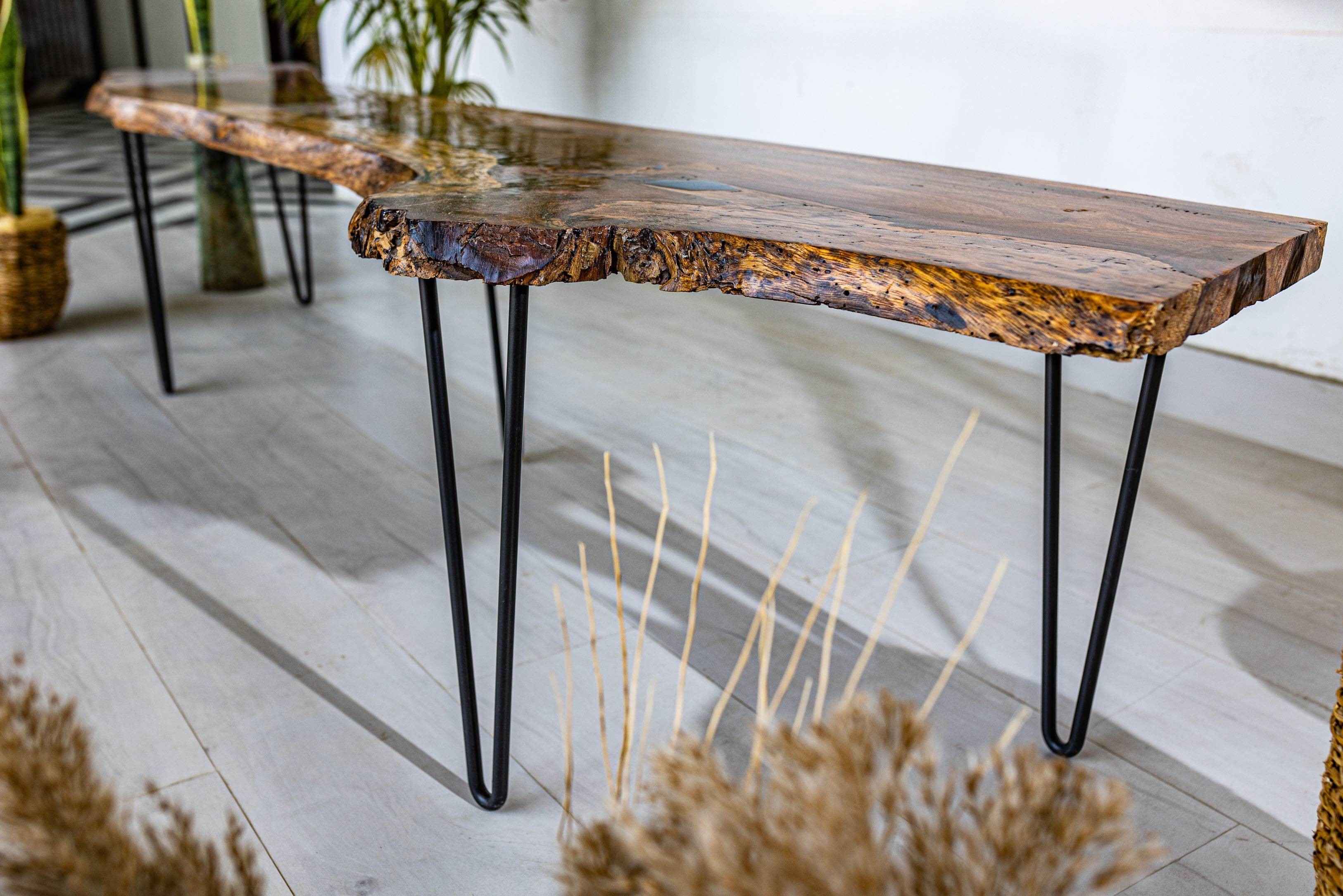 Black Bloom Table