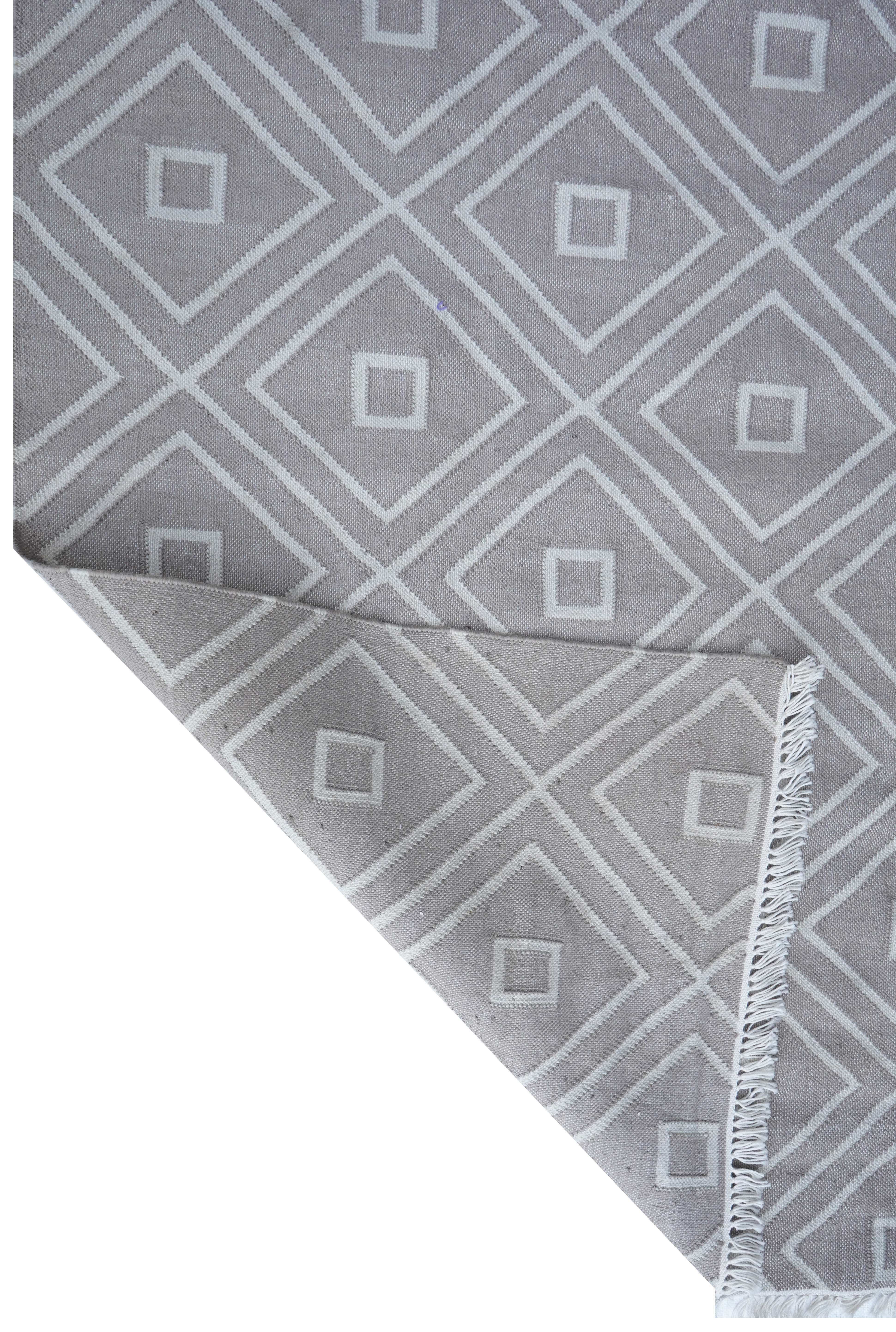 CREAM & BROWN SPIDER WEAVE RUG