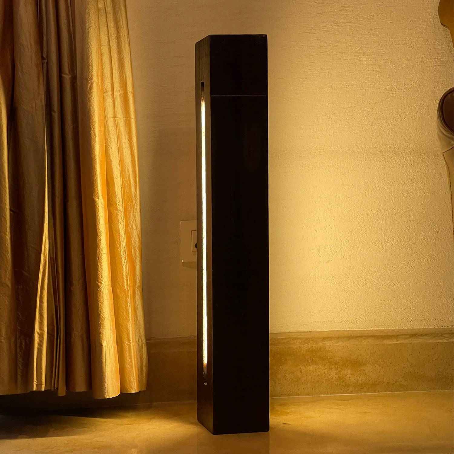 Sleek Pillar Wooden Cube LED Floor Lamp With Dimmer