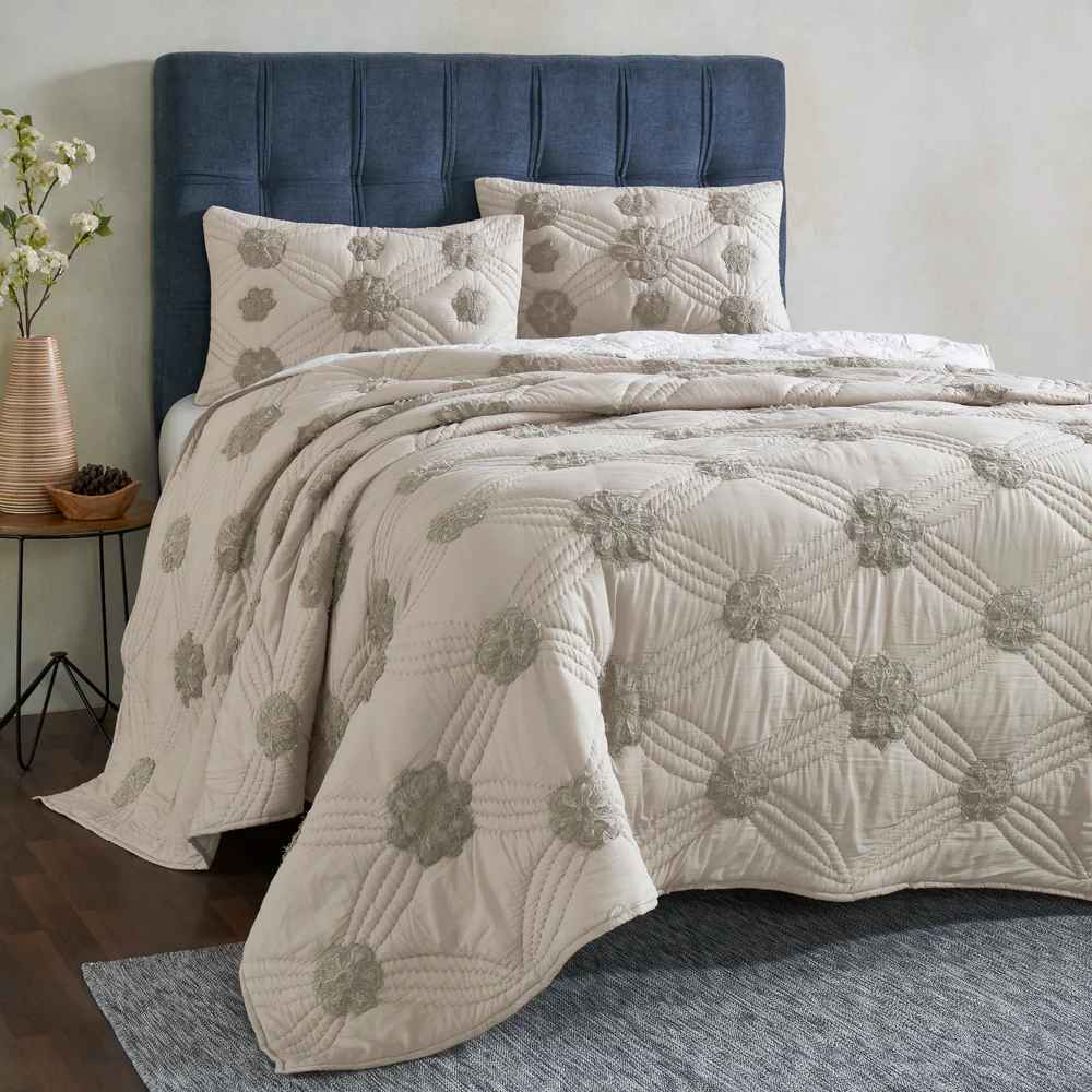 Hemera Embroidered Bedding Set