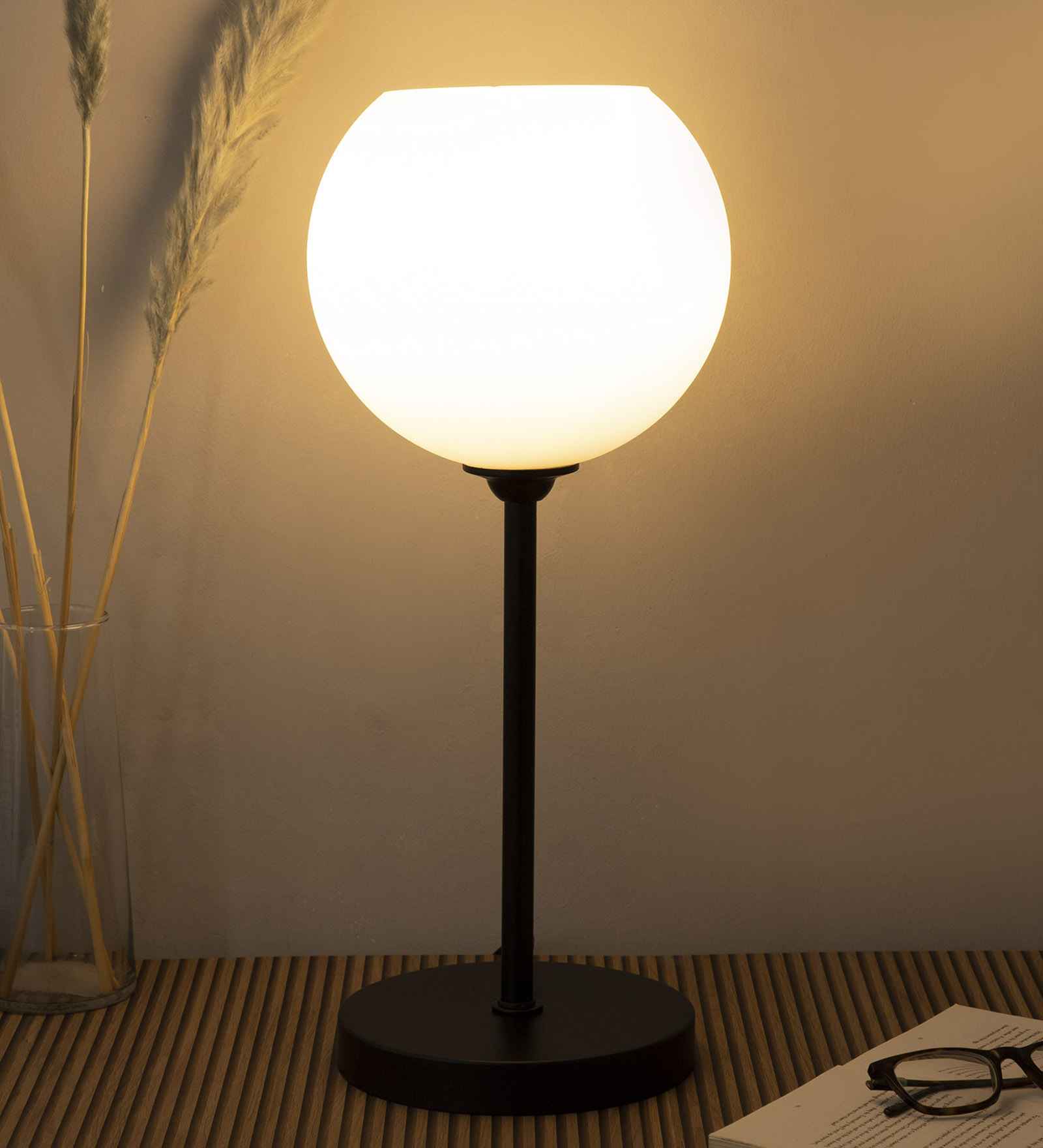 Modern Study Lamp With Metal Base