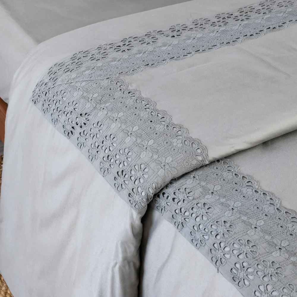 Cradle Embroidered Bedding Set