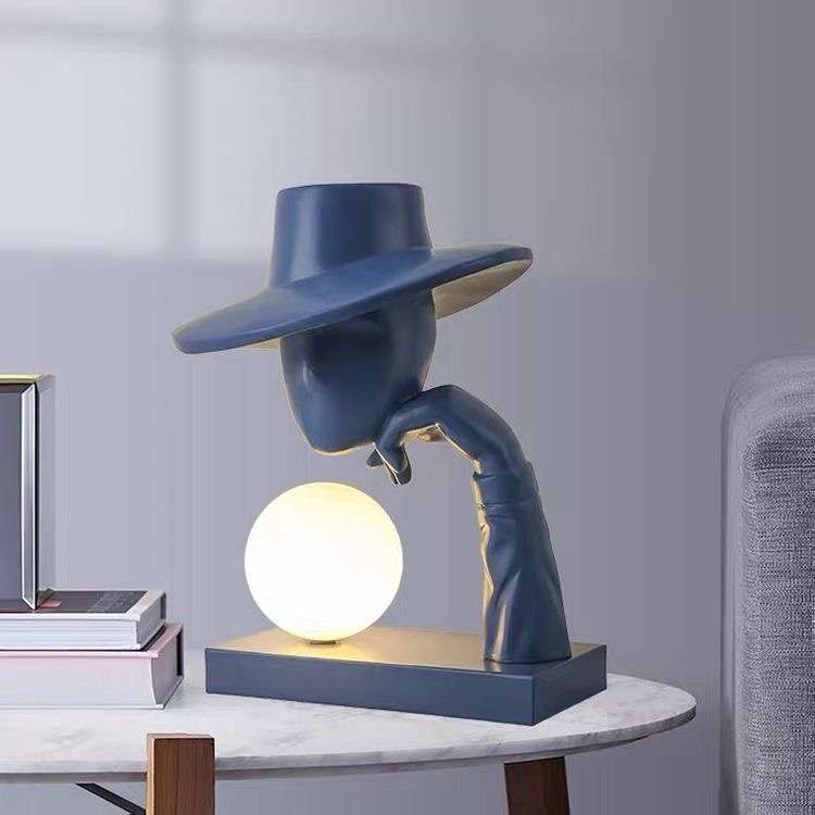 THE MASTERMIND TABLE LAMP