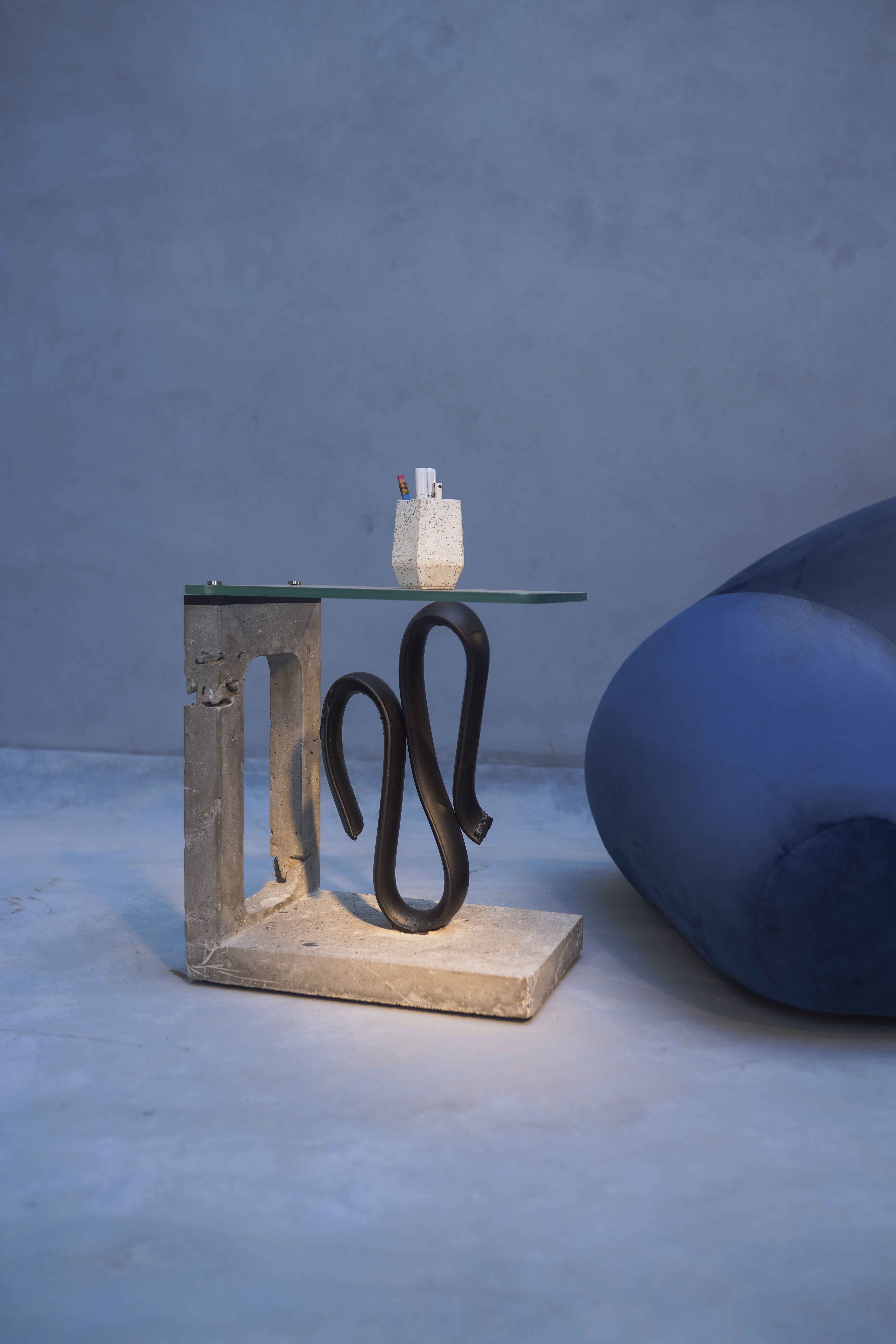 Canti Table