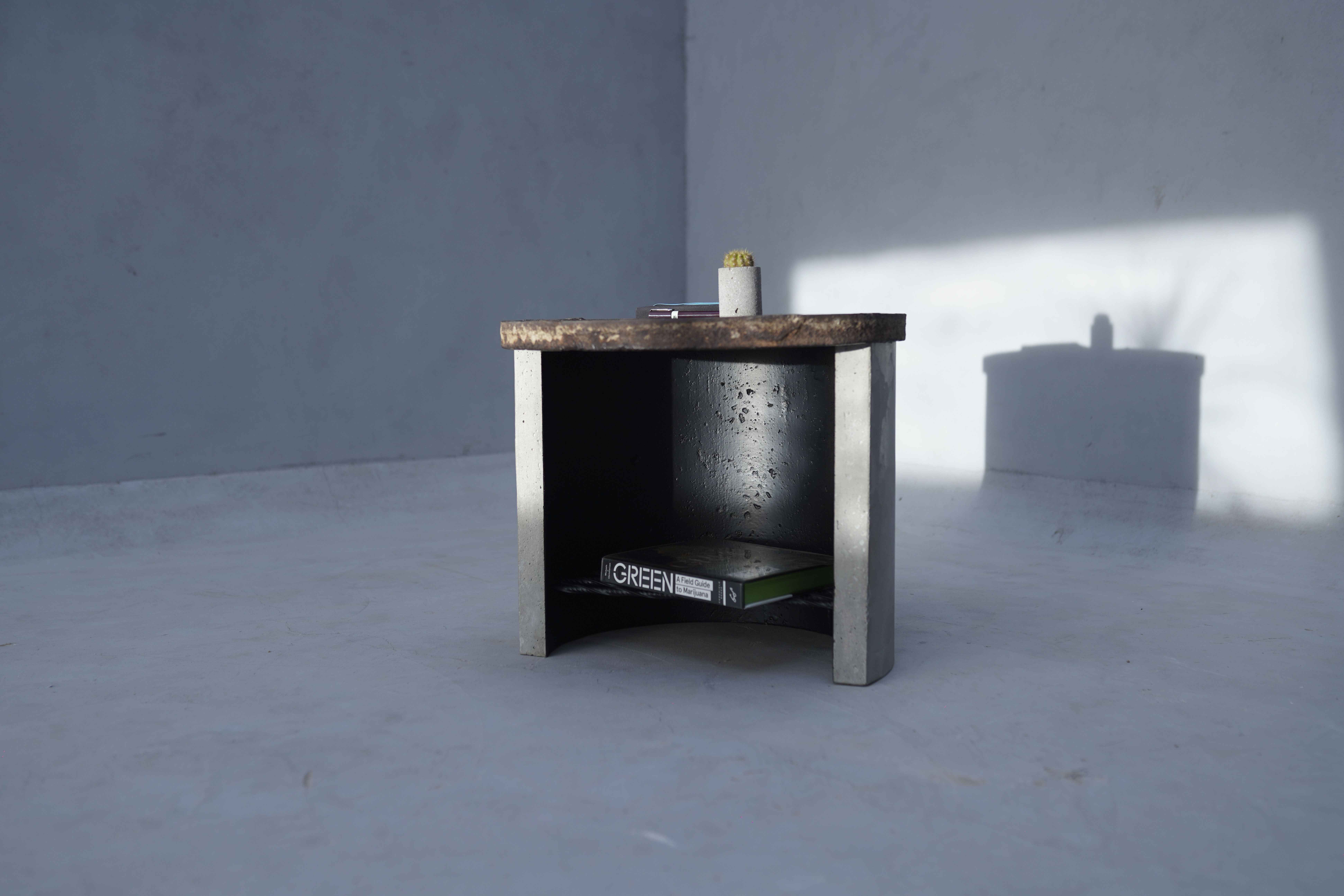 Canti Table