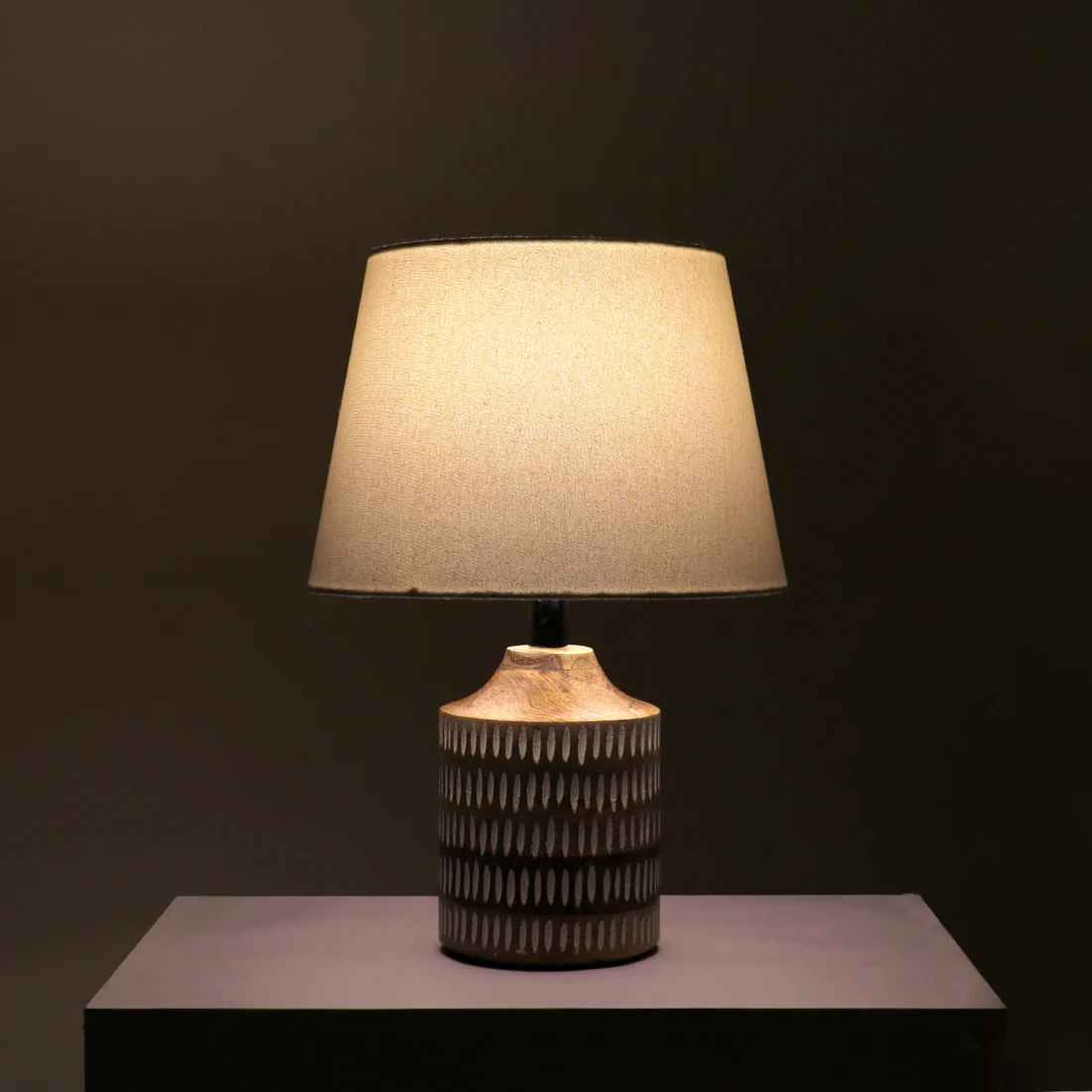 NAYBU Straight Table Lamp