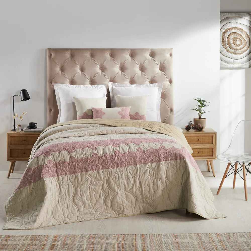 Bullhead Embroidered Bedding Set